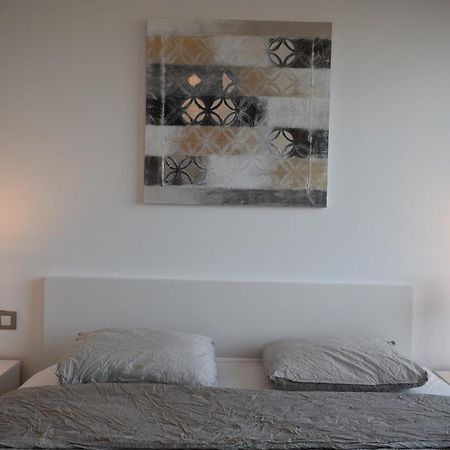 Magnificent Apartment Close To The Beach Sant Adria de Besos Buitenkant foto