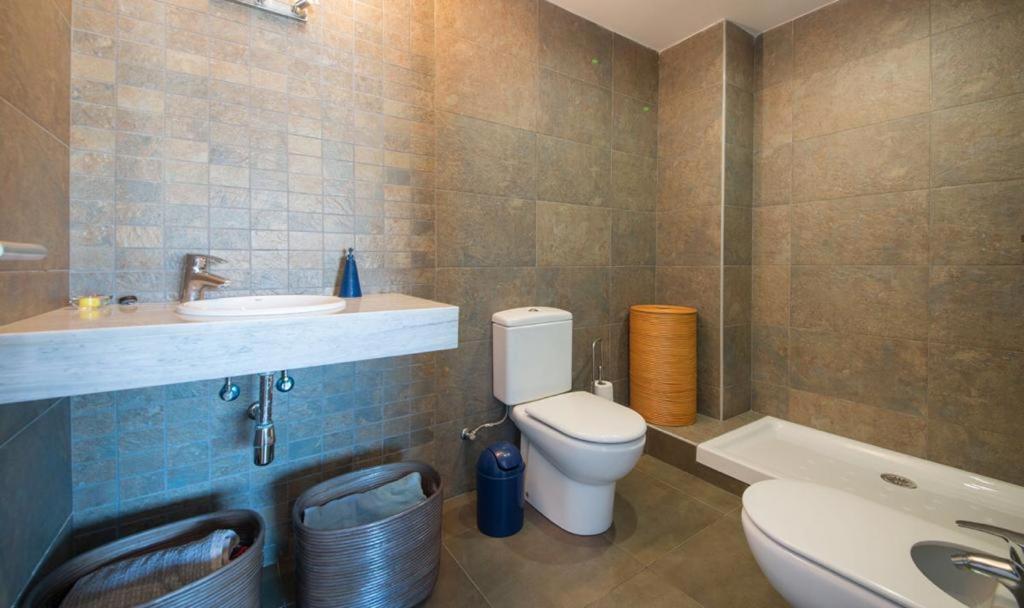 Magnificent Apartment Close To The Beach Sant Adria de Besos Buitenkant foto