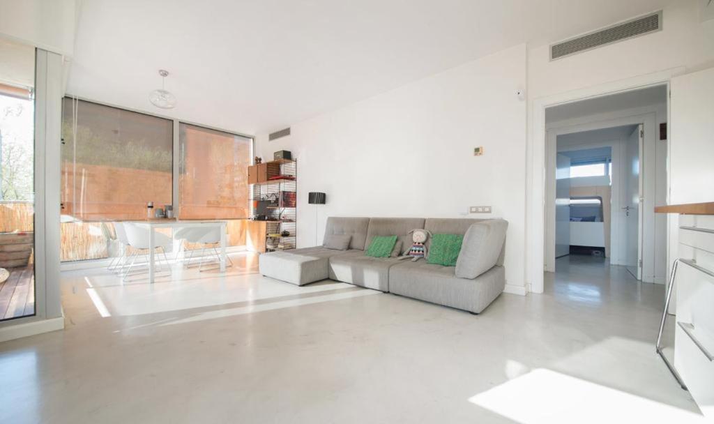 Magnificent Apartment Close To The Beach Sant Adria de Besos Buitenkant foto