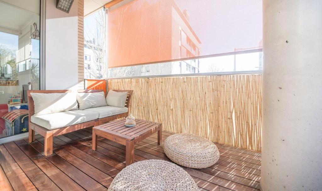 Magnificent Apartment Close To The Beach Sant Adria de Besos Buitenkant foto