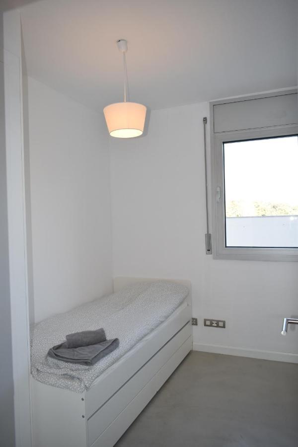 Magnificent Apartment Close To The Beach Sant Adria de Besos Buitenkant foto