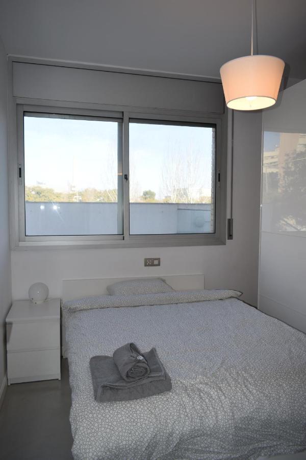 Magnificent Apartment Close To The Beach Sant Adria de Besos Buitenkant foto