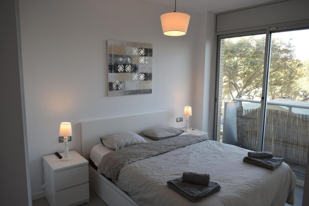 Magnificent Apartment Close To The Beach Sant Adria de Besos Buitenkant foto