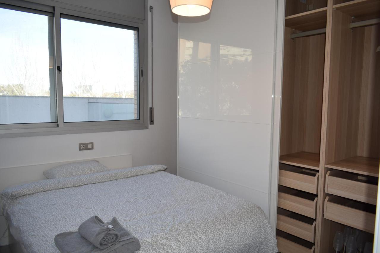 Magnificent Apartment Close To The Beach Sant Adria de Besos Buitenkant foto
